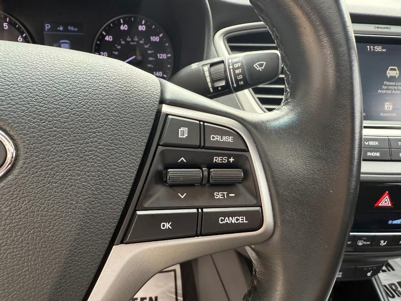 Hyundai Accent 4-Door Vehicle Image 23