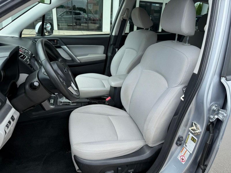 Subaru Forester Vehicle Image 09