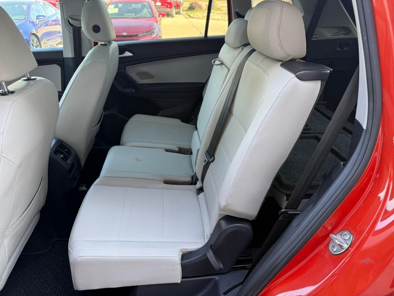 Volkswagen Tiguan Vehicle Image 11