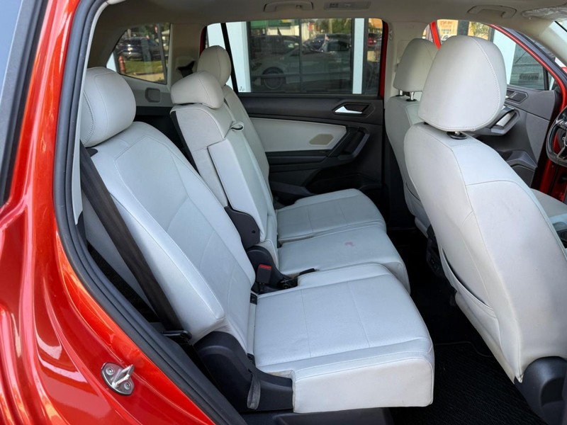 Volkswagen Tiguan Vehicle Image 14