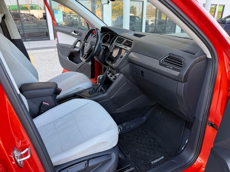 Volkswagen Tiguan Vehicle Image 17