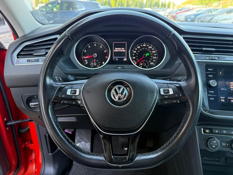 Volkswagen Tiguan Vehicle Image 18