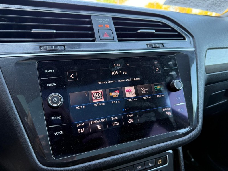 Volkswagen Tiguan Vehicle Image 23