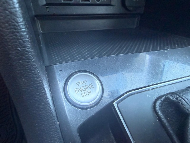 Volkswagen Tiguan Vehicle Image 27