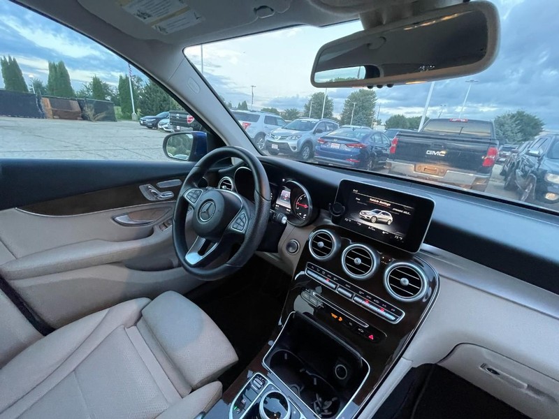 Mercedes-Benz GLC Vehicle Image 05