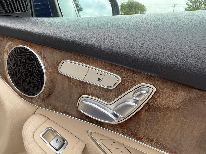 Mercedes-Benz GLC Vehicle Image 19