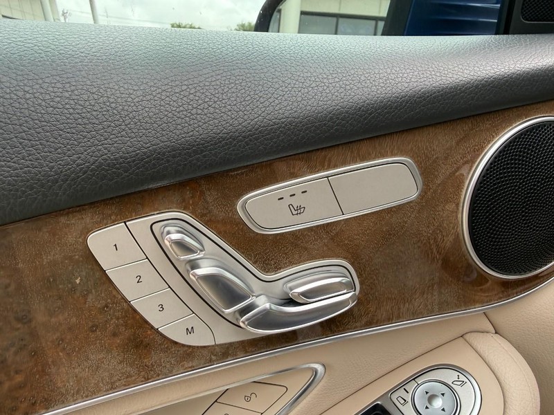 Mercedes-Benz GLC Vehicle Image 20