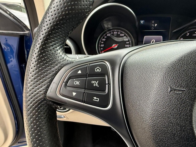 Mercedes-Benz GLC Vehicle Image 23