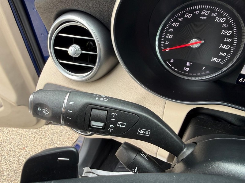 Mercedes-Benz GLC Vehicle Image 24
