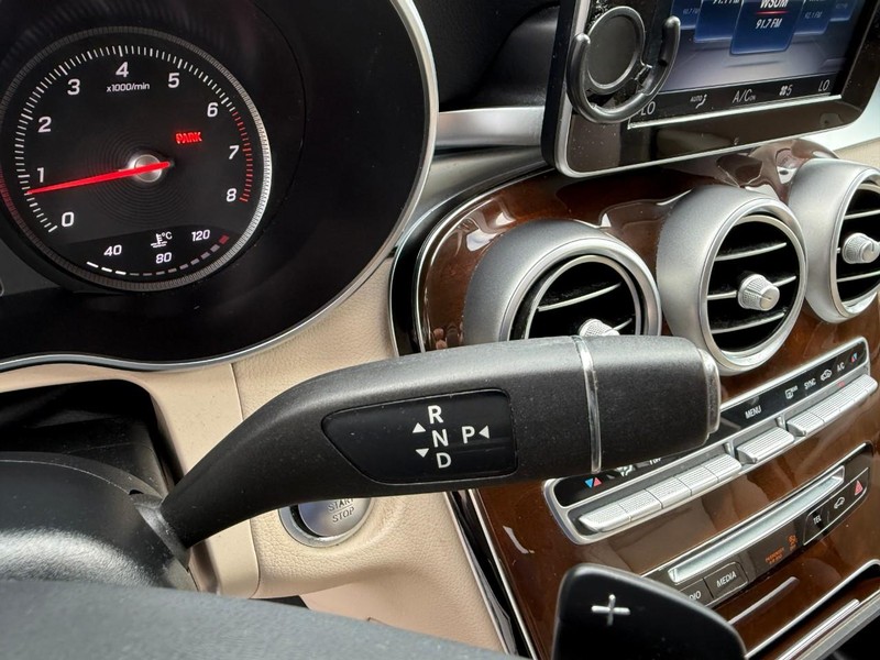 Mercedes-Benz GLC Vehicle Image 26