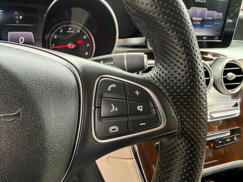 Mercedes-Benz GLC Vehicle Image 27
