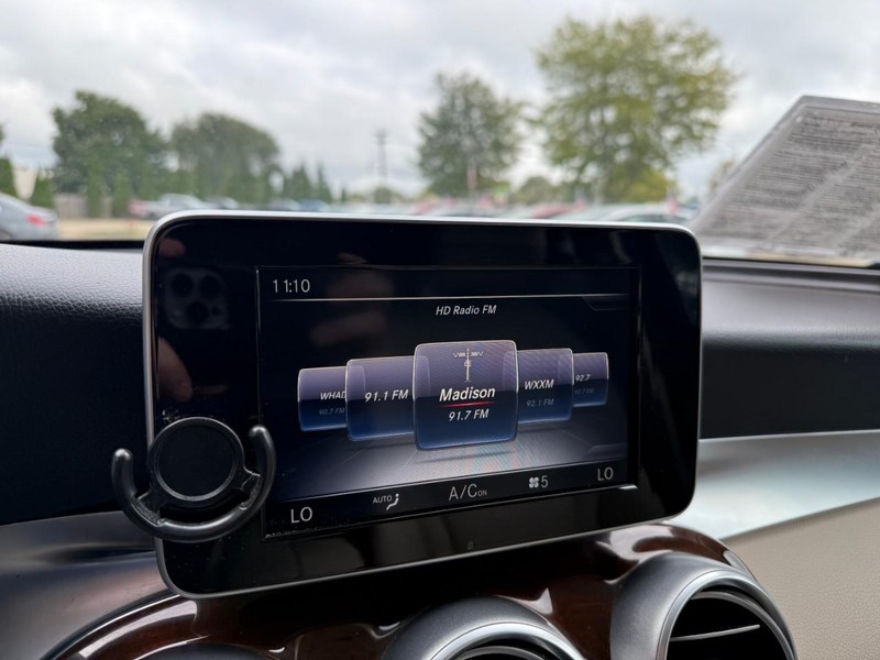 Mercedes-Benz GLC Vehicle Image 28