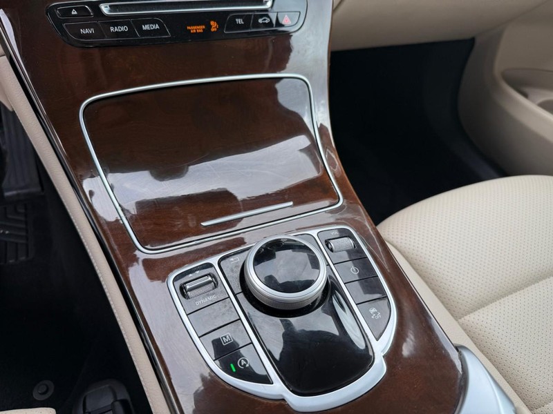 Mercedes-Benz GLC Vehicle Image 31