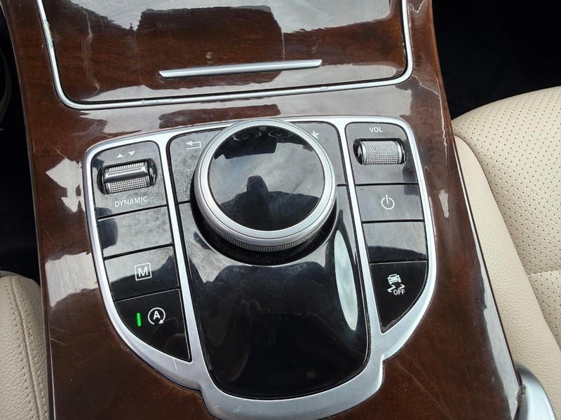 Mercedes-Benz GLC Vehicle Image 32