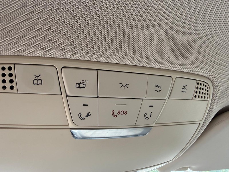 Mercedes-Benz GLC Vehicle Image 33