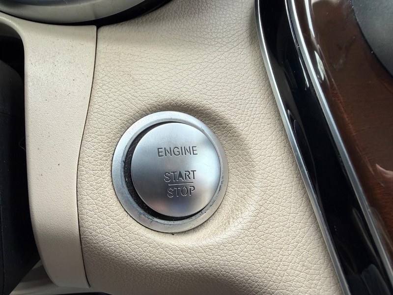 Mercedes-Benz GLC Vehicle Image 34