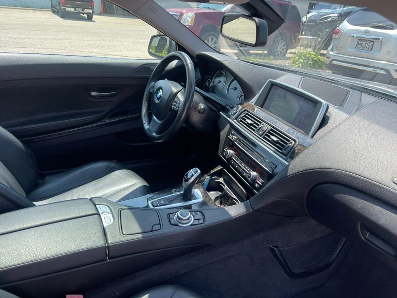 BMW 6 Series Vehicle Image 02