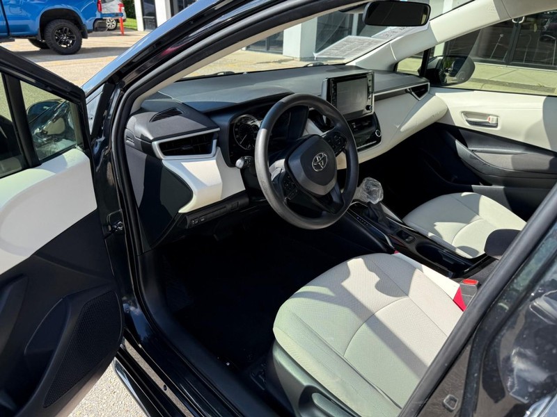 Toyota Corolla Vehicle Image 10