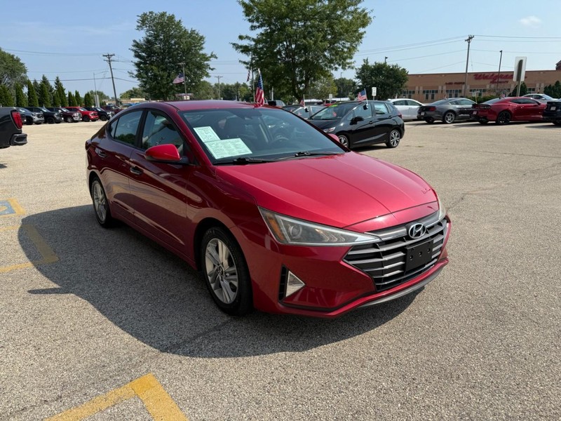 Hyundai Elantra Vehicle Image 03