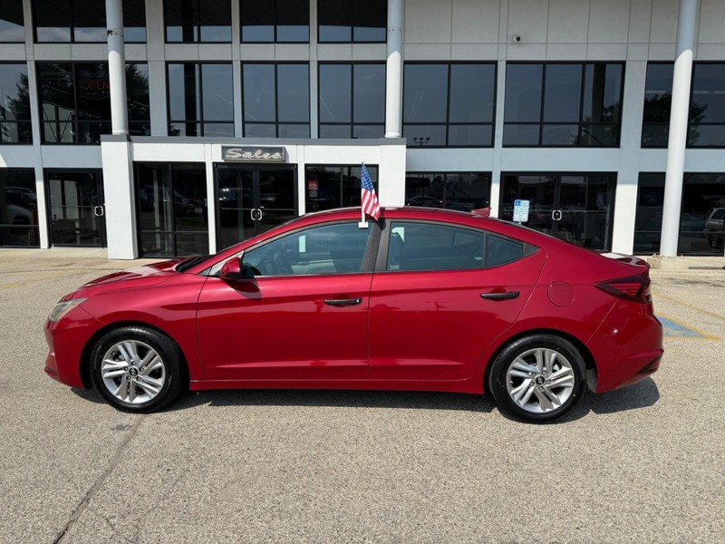 Hyundai Elantra Vehicle Image 08