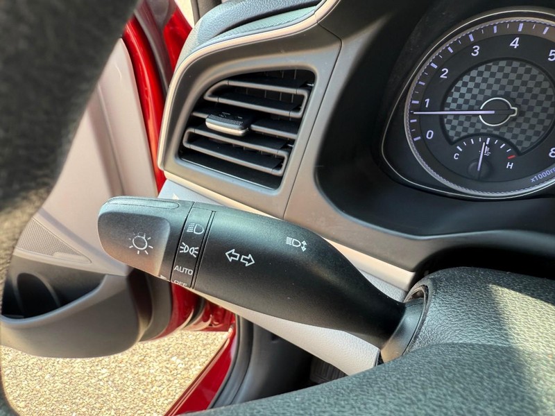 Hyundai Elantra Vehicle Image 20