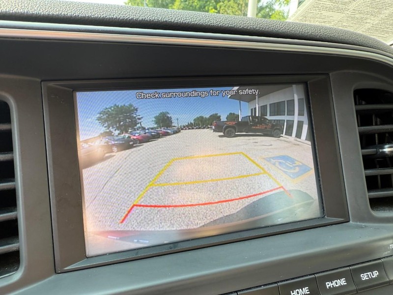 Hyundai Elantra Vehicle Image 27