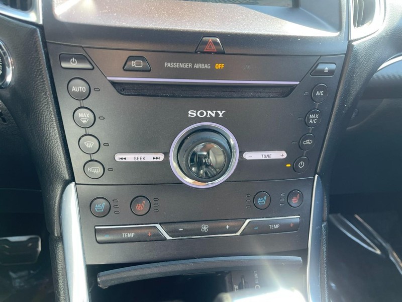 Ford Edge Vehicle Image 15