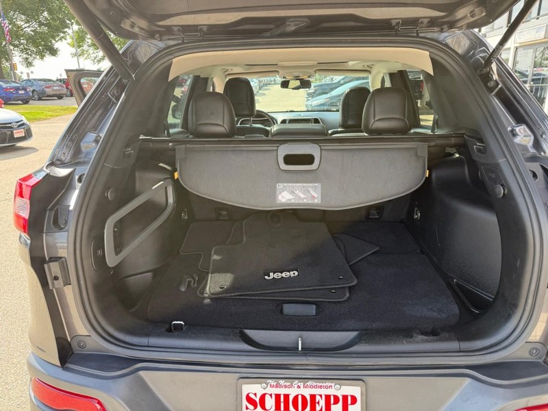 Jeep Cherokee Vehicle Image 13