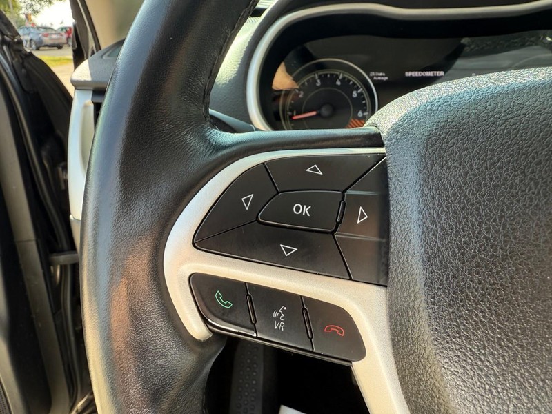 Jeep Cherokee Vehicle Image 22