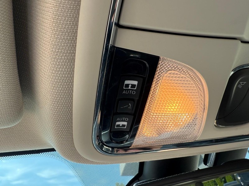 Jeep Cherokee Vehicle Image 35