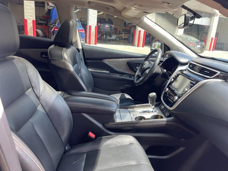 Nissan Murano Vehicle Image 10