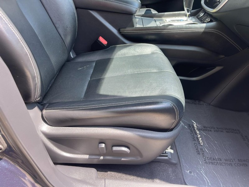 Nissan Murano Vehicle Image 11