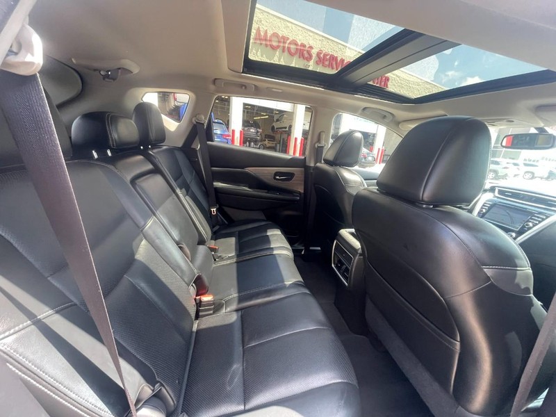 Nissan Murano Vehicle Image 13