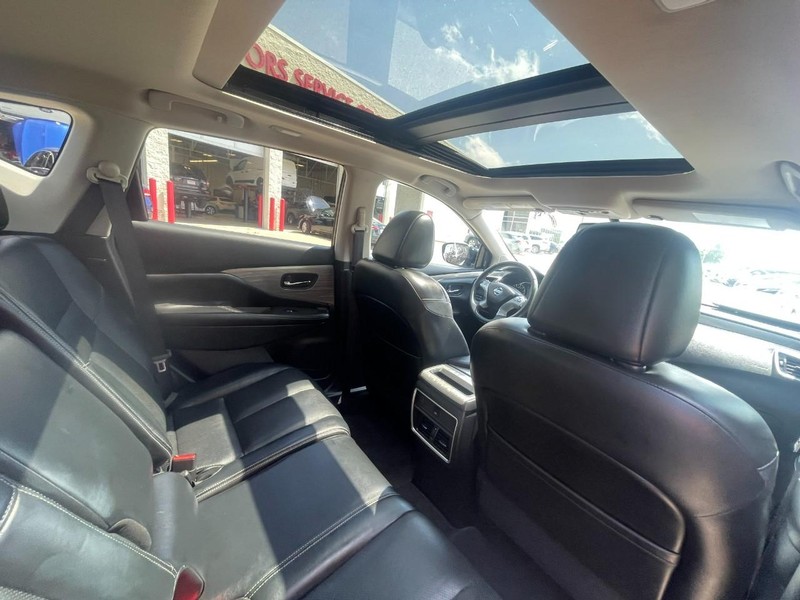 Nissan Murano Vehicle Image 14