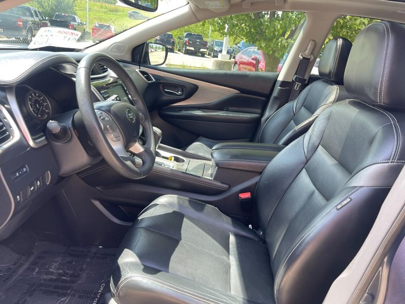 Nissan Murano Vehicle Image 17