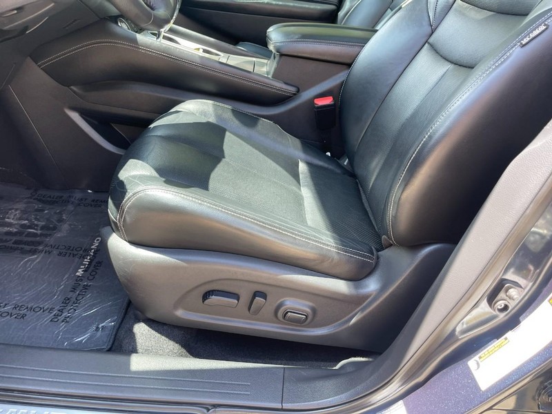 Nissan Murano Vehicle Image 18