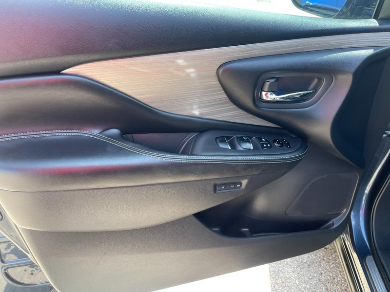 Nissan Murano Vehicle Image 19