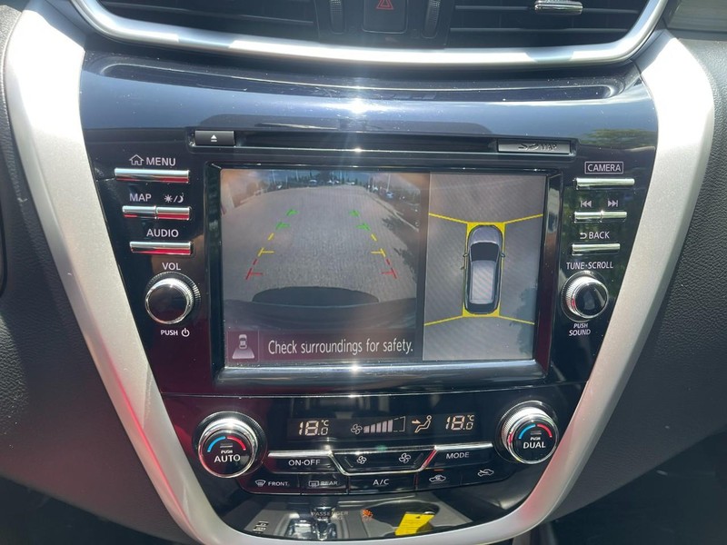 Nissan Murano Vehicle Image 24