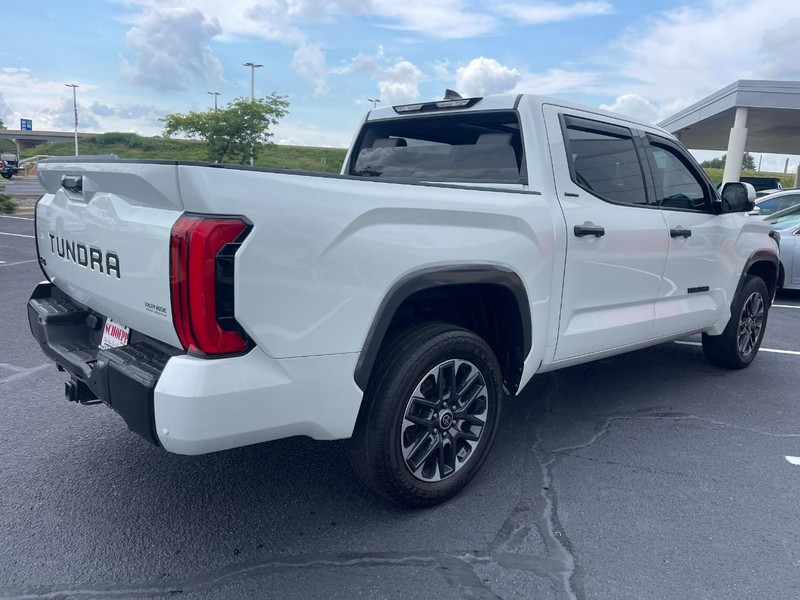 Toyota Tundra 4WD Vehicle Image 03