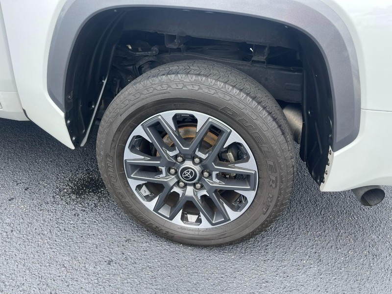 Toyota Tundra 4WD Vehicle Image 07