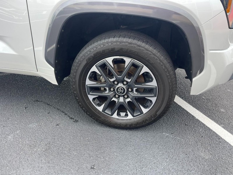 Toyota Tundra 4WD Vehicle Image 09