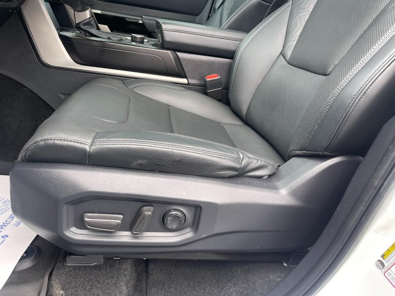 Toyota Tundra 4WD Vehicle Image 22