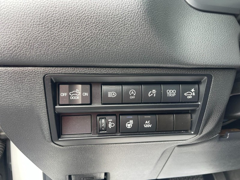 Toyota Tundra 4WD Vehicle Image 26