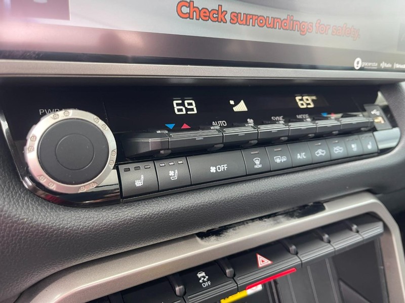 Toyota Tundra 4WD Vehicle Image 37