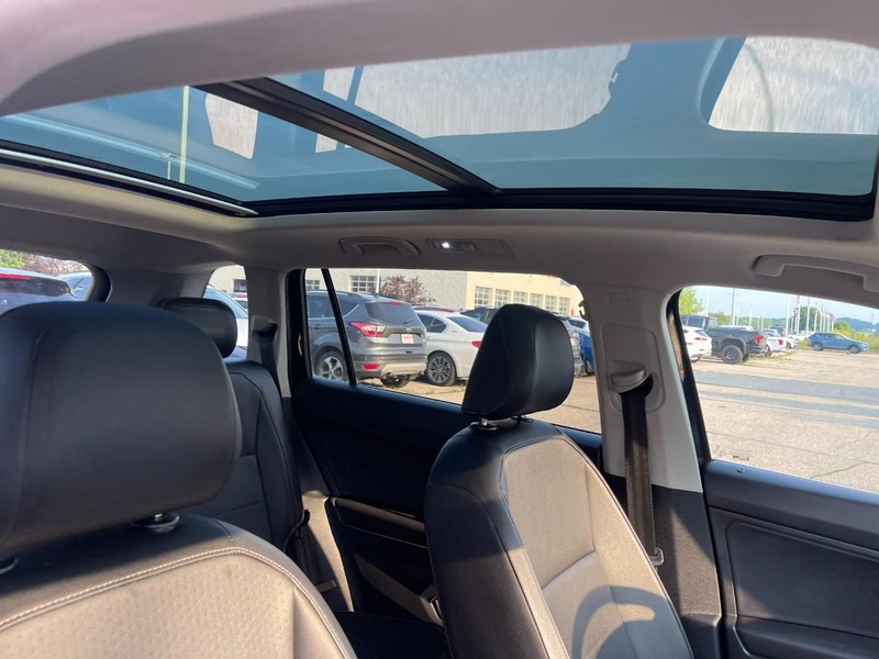 Volkswagen Tiguan Vehicle Image 03
