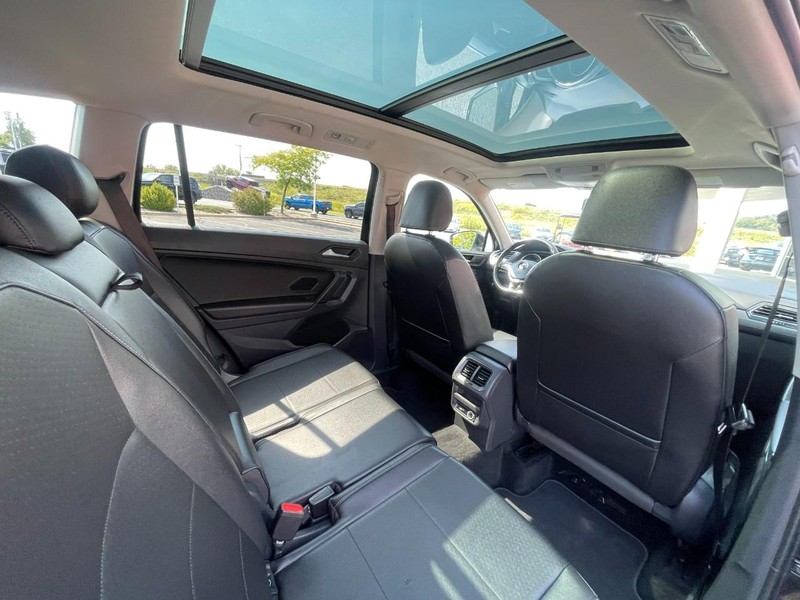 Volkswagen Tiguan Vehicle Image 12