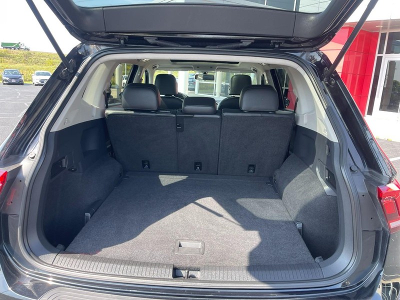Volkswagen Tiguan Vehicle Image 14