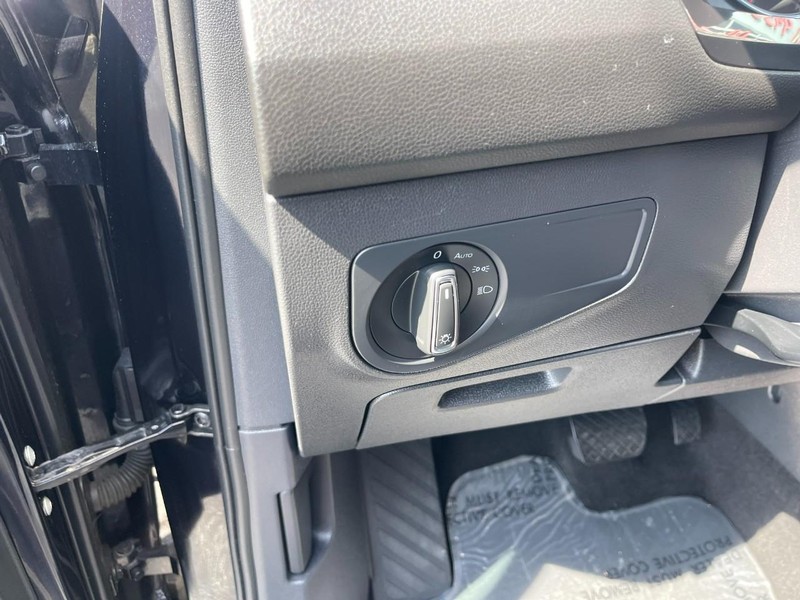 Volkswagen Tiguan Vehicle Image 19