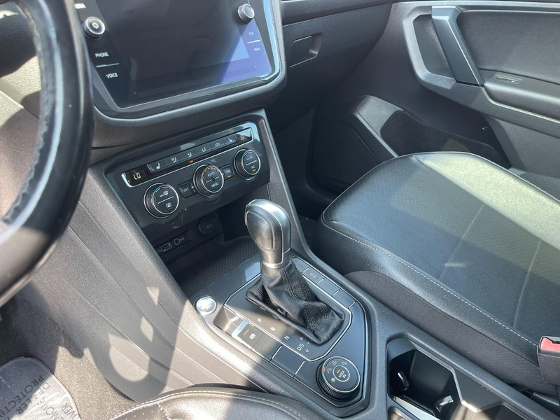 Volkswagen Tiguan Vehicle Image 21