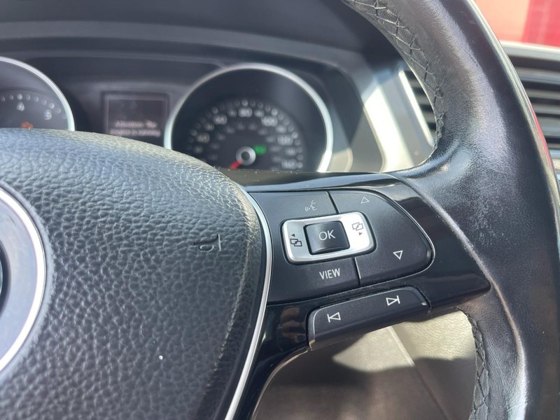 Volkswagen Tiguan Vehicle Image 23